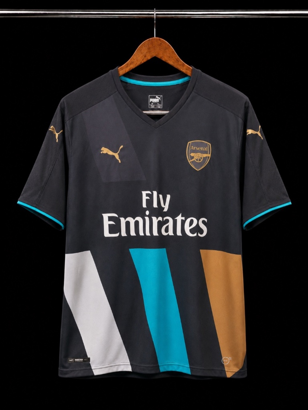 Arsenal 2015/16 Third Shirt – Puma – Men's Large – Black